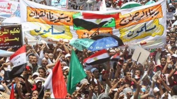 قوات الأمن المصري أنهت تظاهرات حاشدة شهدها محيط السفارة الأمريكية