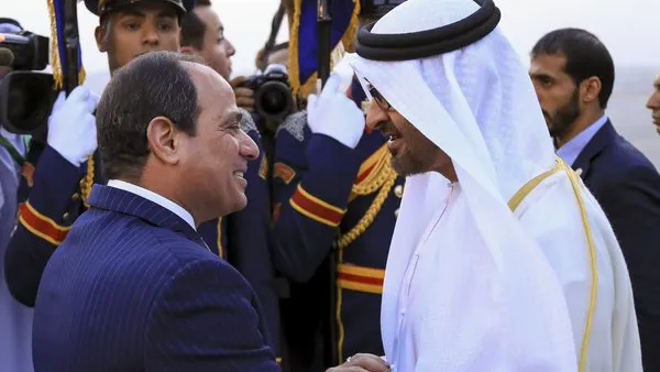 Egypt's President Sisi and the UAE's Mohammed bin Zayed Al Nahyan during the latter's visit to Cairo in April 2016. (File photo)