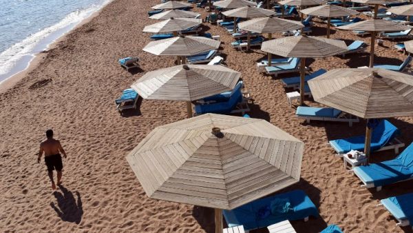 Egypt’s tourism industry, a vital source of foreign currency, has been hit hard following a series of crises in recent months. (File photo)