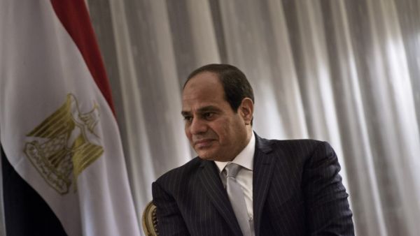 Egyptian President Abdel Fattah el-Sisi waits for a meeting with Democratic presidential nominee Hillary Clinton at the Palace Hotel on September 19, 2016 in New York. (AFP/Brendan Smialowski)