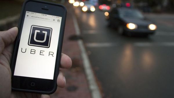 Uber and Careem are to continue working in Egypt, blocking the implementation of a March court order to suspend operations by the two companies in the country. (AFP/ File Photo)