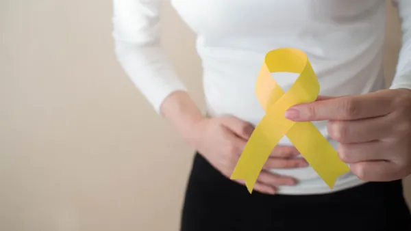 من أعراض مرض داء البطانة الرحمية الهاجرة دورة شهرية غزيرة
