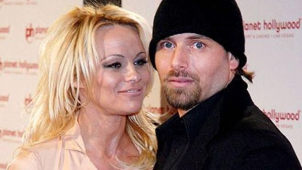 "باميلا اندرسون" تعلن زواجها من طليقها مجدداً!