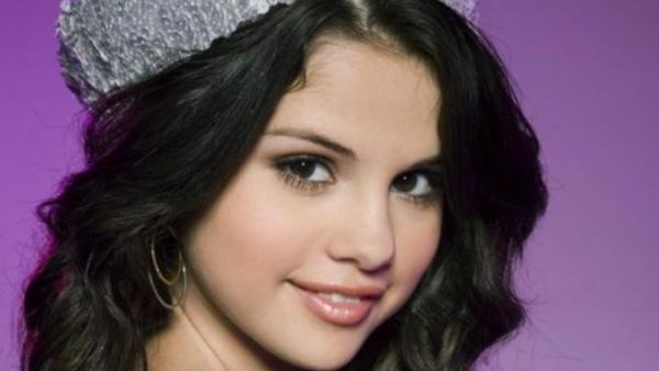 أسرار نعومة بشرة Selena Gomez في الشتاء