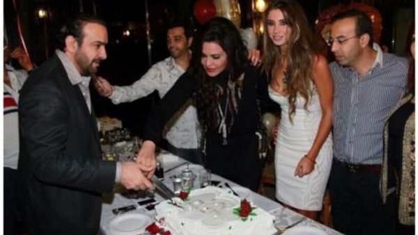 الفنانة أحلام تحتفل بعيد زواجها 