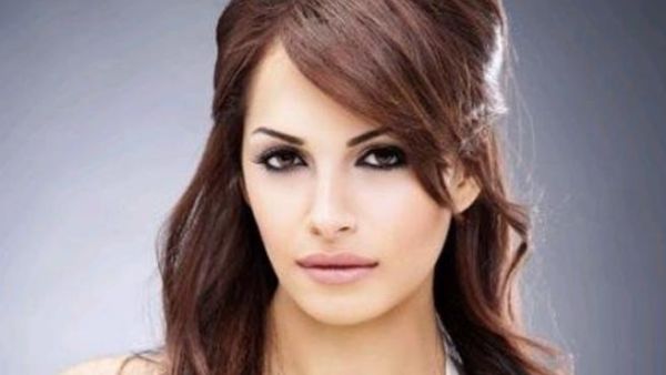 الفنانة امال ماهر