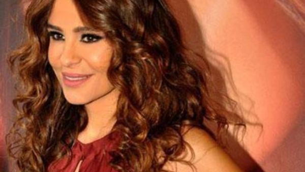 كارول سماحة تتغزل بـ(بوتين)!