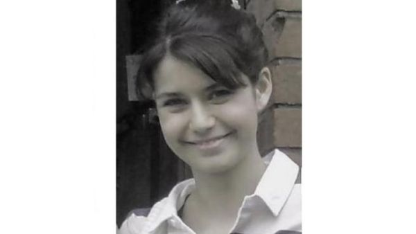 Teenage Fatima (Beren Saat) had the cute looks long before stardom struck