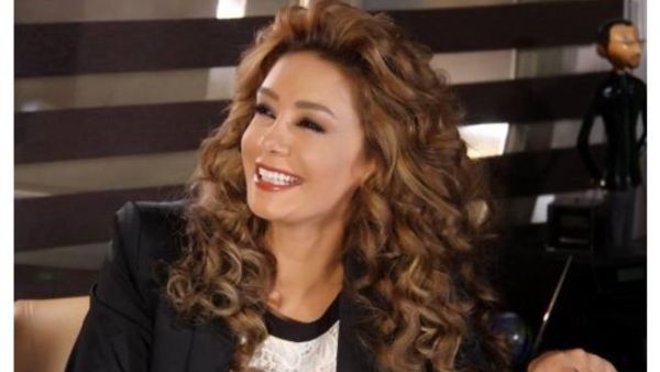 الفنانة السورية كاريس بشّار