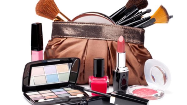 نظمي حقيبة مكياجك بـ 6 خطوات للاستعداد الكامل لفصل الشتاء