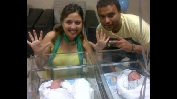 Rami Sabri's first photo with his new twins, along with his wife Rami Sabri's first photo with his new twins, along with his wife