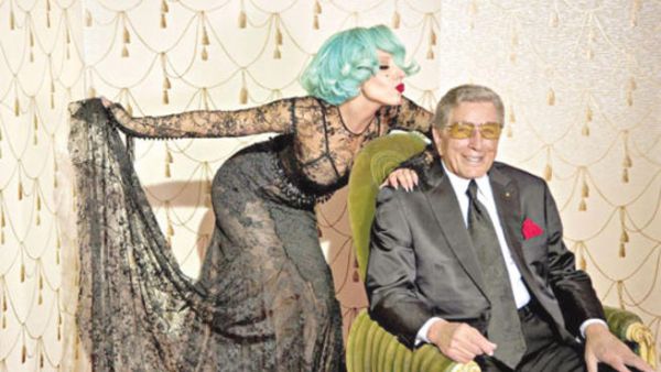 المغنية الأميركية ليدي غاغا  مع النجم المخضرم طوني بينيت