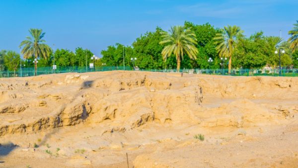 Excavation site in Al Ain, UAE. (Trabantos / shutterstock.com)