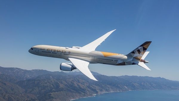 Etihad Airways’ two-class Boeing 787-9 features 28 Business Studios offering direct aisle access, a fully-flat bed of up to 80.5 inches in length, and an increase of 20 per cent in personal space. 