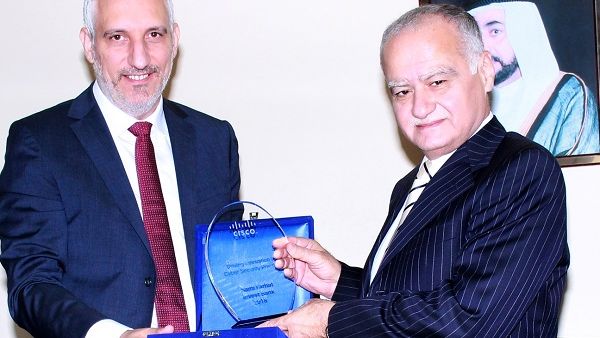 سامي فرحات، الرئيس التنفيذي لبنك الاستثمار , فادي يونس، نائب المدير التنفيذي ومدير العمليات في دول المنطقة الشرقية لدى سيسكو الشرق الأوسط