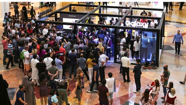 تقام منصة Galaxy Studio في Central Galleria في مول الإماراتمن.