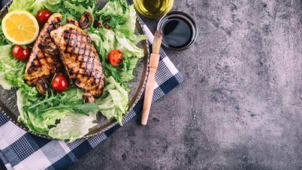 صدور الدجاج المشوي بالصلصة المكسيكية