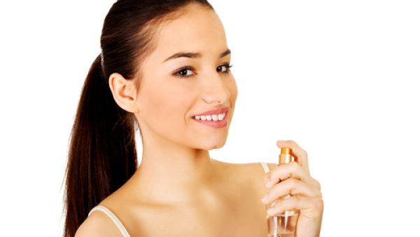 ضعي عطراً قوياً من دون إفراط إن كنتِ في طريقكِ لموعد خاص
