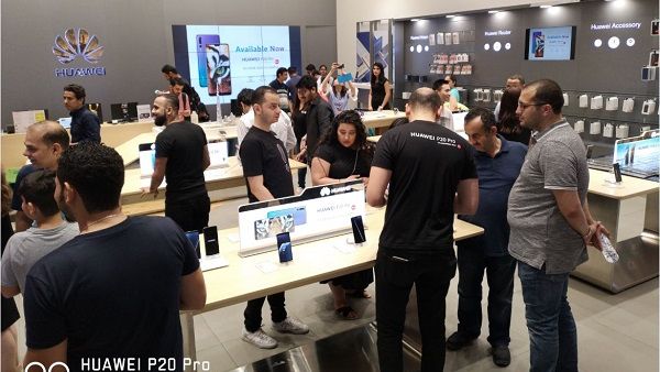 HUAWEI P20 Pro UAE First Sale Day.