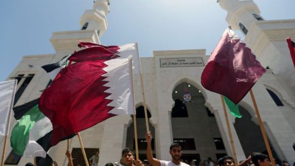 Palestinian officials called on Qatar to stop sending funds to Hamas movement in the Gaza Strip (Twitter)