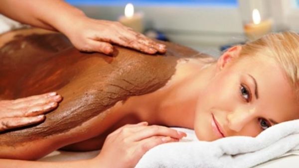 هل ثمة لمسة رقيقة تريح جسد المرأة الناعم، وتمدها بالحيوية والنشاط والإسترخاء أكثر من الشكولاه!