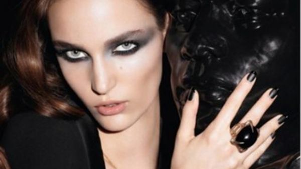 ماكياج أيف سان لوران للأعياد المجيدة