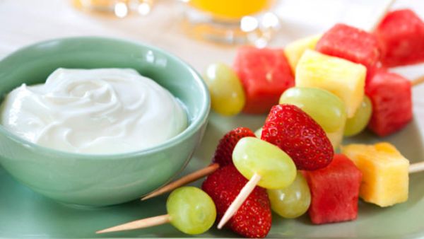 فواكه ولبن بالعسل 