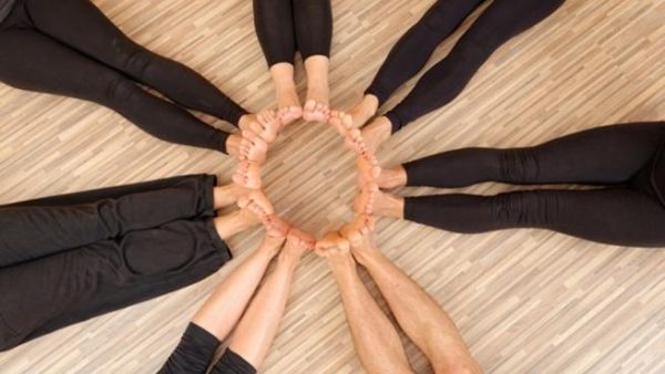 السراويل الضيقة موضة ولكن يجب ان ترتديها بالطريقة التي تناسب شكل جسمك 