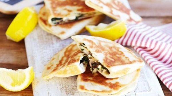 معجنات السبانخ، الفيتا والفطر