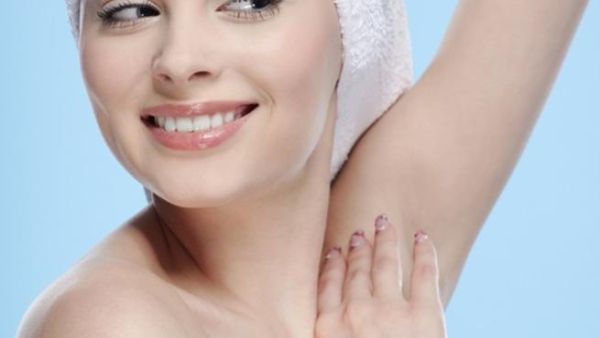 توقفي عن الحلاقة وفكري في الحصول على علاج فعال بالليزر 