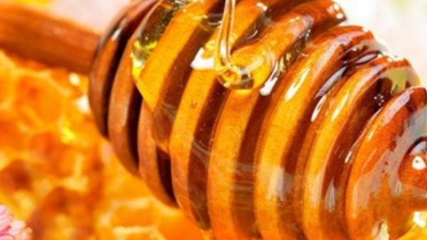 يمكن تمييز العسل عن طريق تذوقه، فإذا ذاب سريعا في الفم فهو غير مغشوش