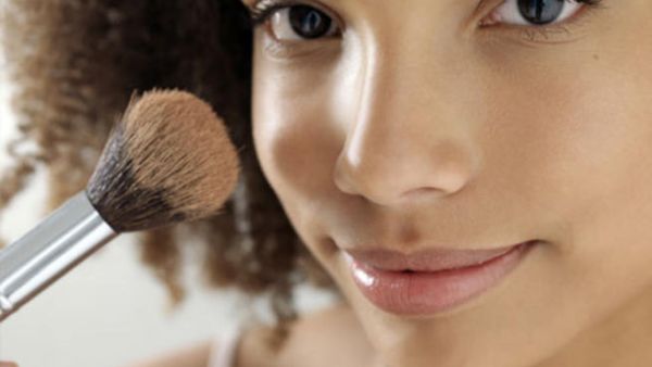 لا تستعملي الكثير من منتجات التجميل. جمالك الحقيقي يجب أن يعكس عمرك