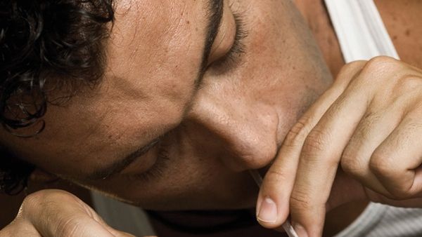 خضع كل مشارك لسلسلة من الاختبارات البيوكيميائية واختبارات التعرف على المشاعر من الوجه