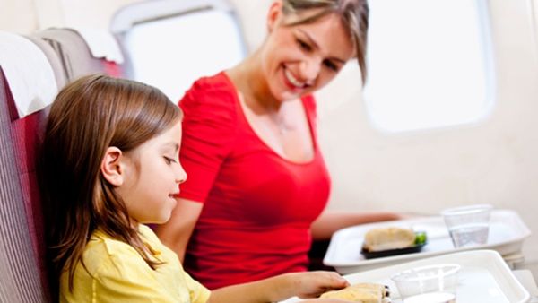 تناول الطعام على متن الطائرة يؤثر على حساسية الطعم