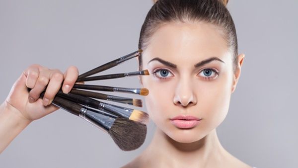 استخدام الفرشاة الصحيحة أمر ضروري جدا للحصول على كونتور مثالي