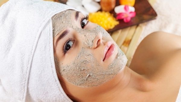 يقسم الوجه أثناء عمل الكونتور إلى مناطق مختلفه بعضها يحتاج الى تفتيح وبعضها يحتاج إلى تصغير