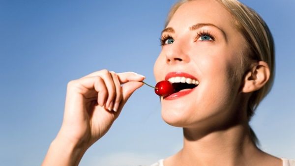 ما علاقة الطعام بتحسين المزاج؟