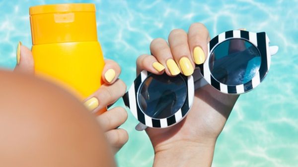 أحدث موضة هذا الصيف تاتو حروق الشمس