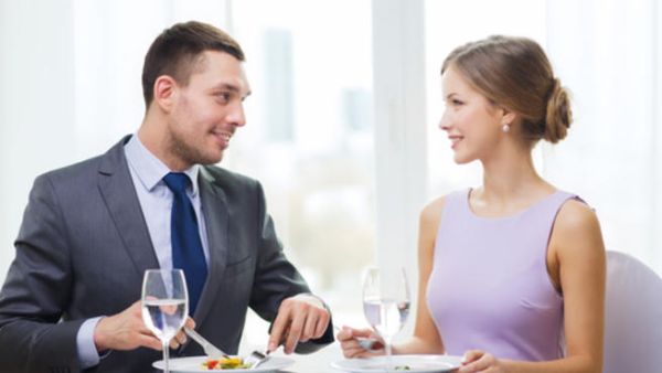 من أهم المهارات التي يبحث عنها الرجل في المرأة القدرة على التفكير الإيجابي 