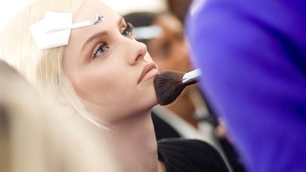 تعلمي اسرار المحترفين للتخلص من مشاكل البشرة