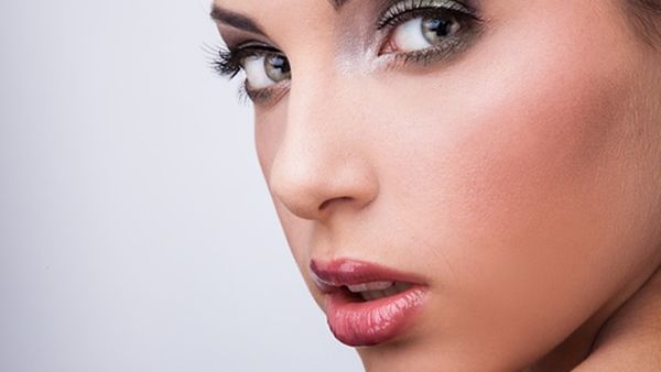 هناك تقنية فنية تجعل العيون تتآلق