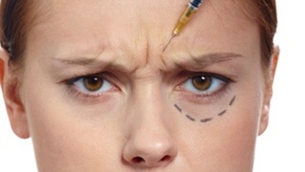 أكثر العمليات طلبا بين الرجال هي تجميل منطقة البطن، بينما فضلت النساء اجراءات التجميل بحقن البوتوكس