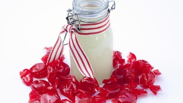 مقشر الشفاه بالقرفة