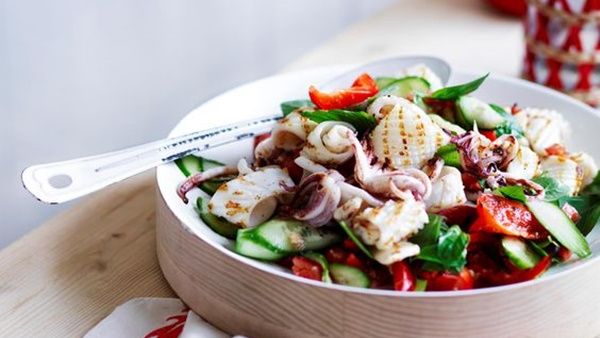 سلطة الحبار المشوية