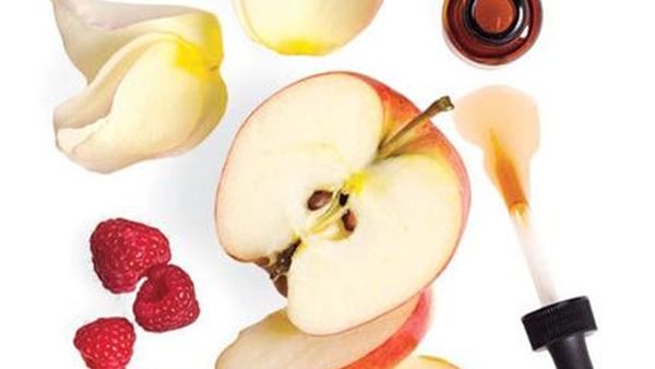 الكريمات أم الفاكهة أيهما أفضل لبشرتك؟