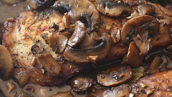 صينية الدجاج بالفطر والخل