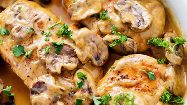 صينية دجاج بصلصة العنب