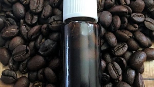 سيروم العيون بالكافيين