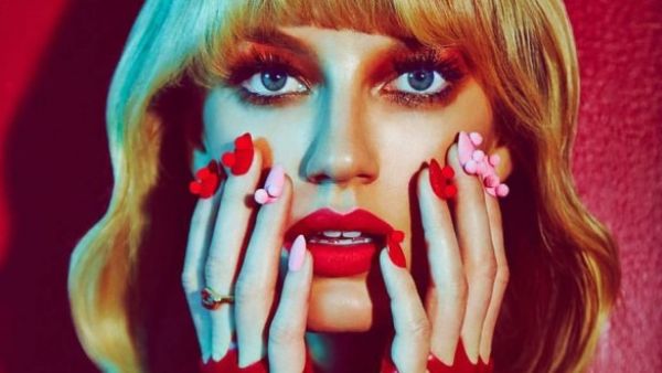 موضة الكرات على الاظافر