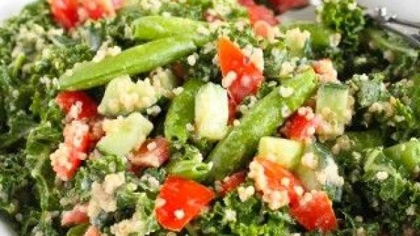 سلطة الكينوا مع الطحينة